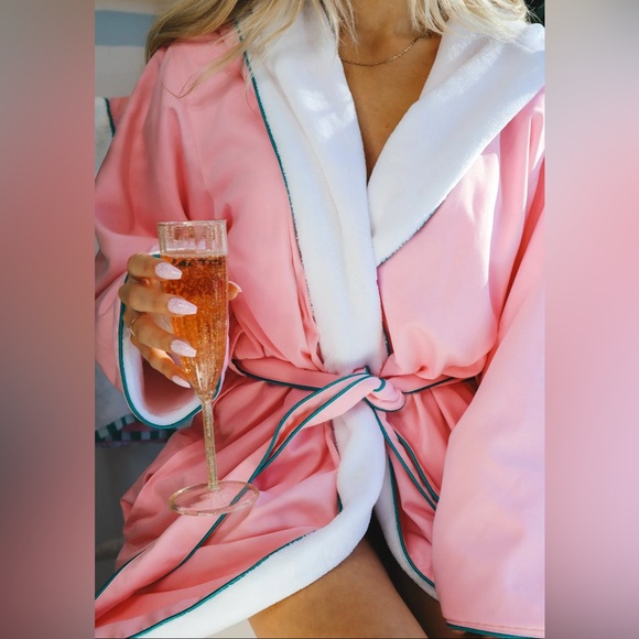 NEW Truly Luxury Pink Hooded Bathrobe Full Length, super soft! - Picture 3 of 6